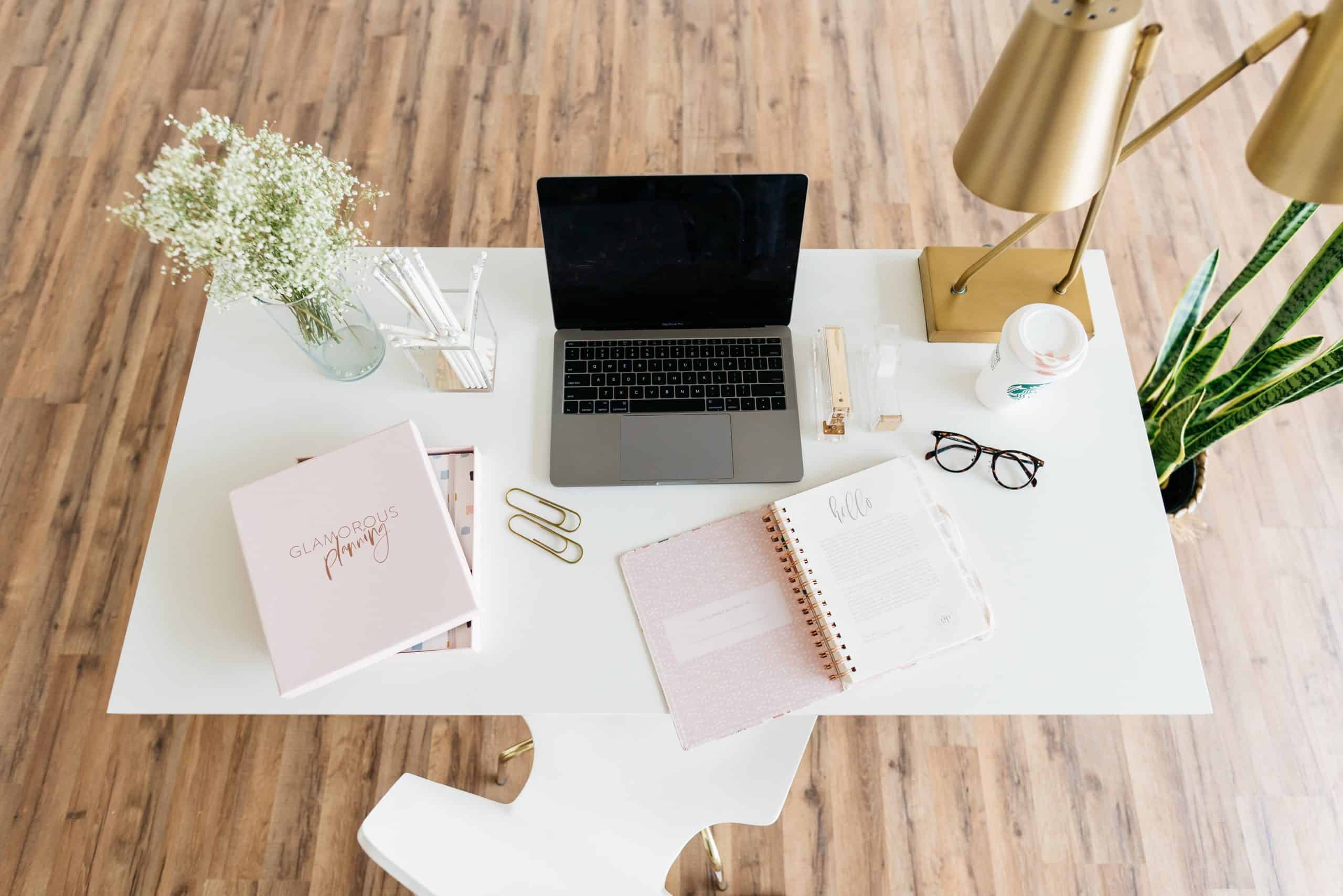 alexa-williams-RaYjMmmaSCA-unsplash social media management